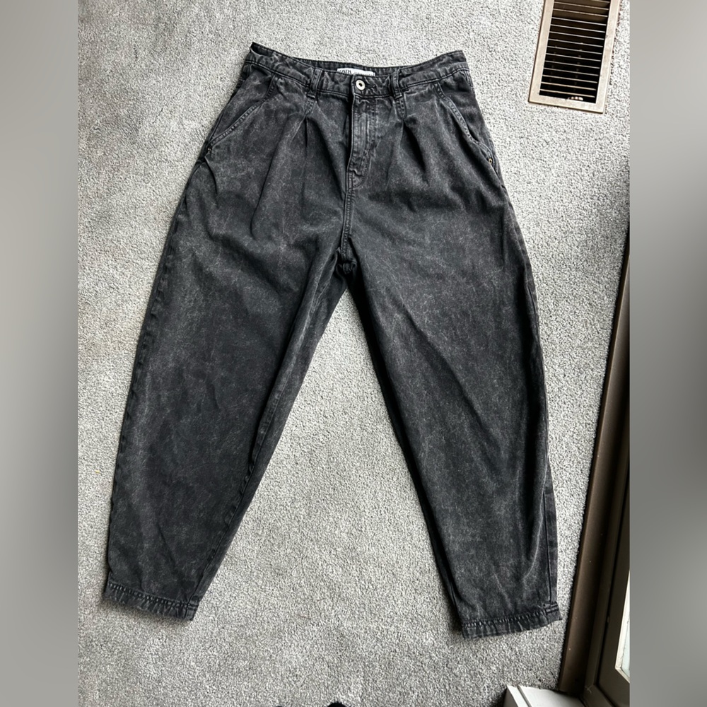 Zara High Waist Pleated Slouchy Jeans Black Size 6 Cropped Balloon Leg Denim